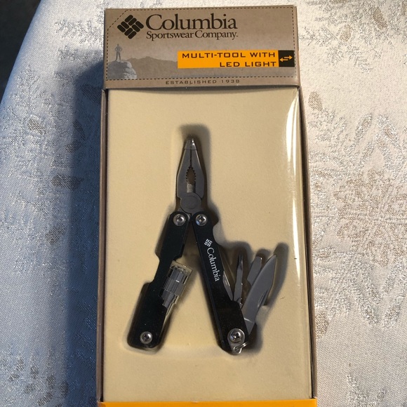 New in Box! Columbia Multi-Tool with Light